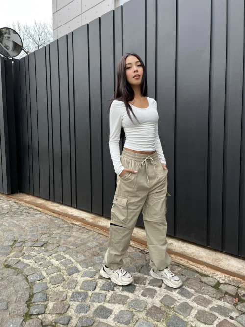Pantalon Cargo Unisex vista frontal al por mayor Rintaro Indumentaria